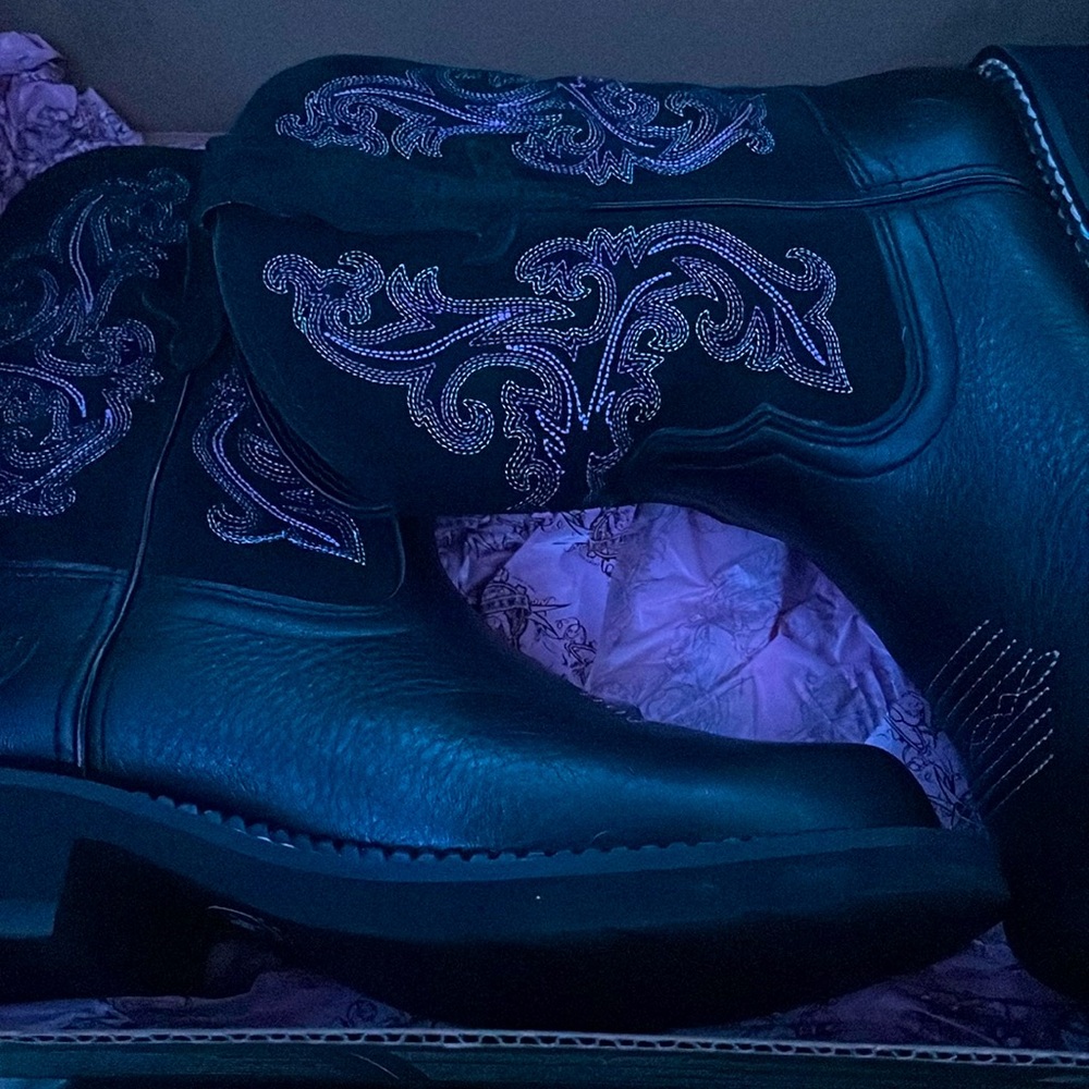Ariat boots size 7